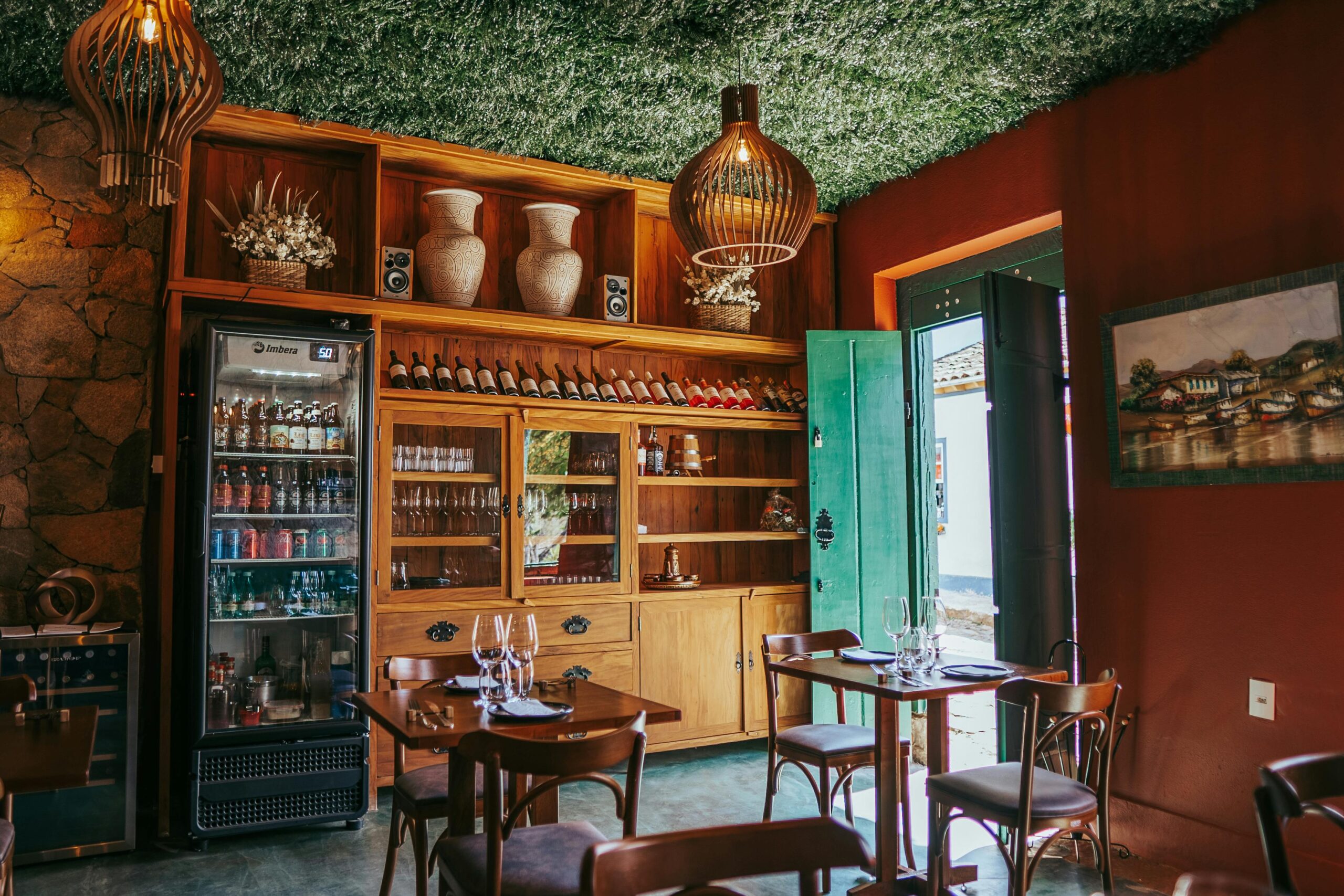 Pour un restaurant, un site internet permet de centraliser les bonnes informations, renforcer son image et gagner en autonomie sans dépendre uniquement de plateformes externes. Mâcon, Lyon, Saône et Loire, Beaujolais, Rhône, Ain